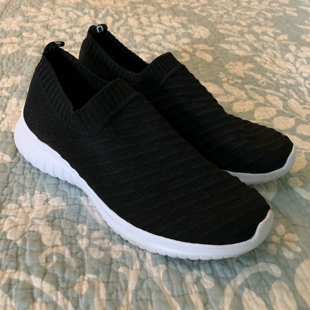 Tiosebon Slip-On Mesh Sneakers